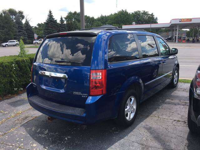2010 Dodge Grand Caravan SXT 4dr Mini-Van